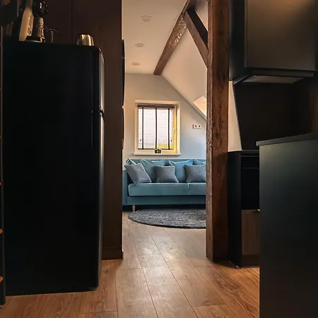 Tiny Gem Next To The Park *